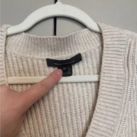 French Connection Cream Ribbed V-Neck Sweater | Cozy Knit | Size XL - Picture 4 of 5